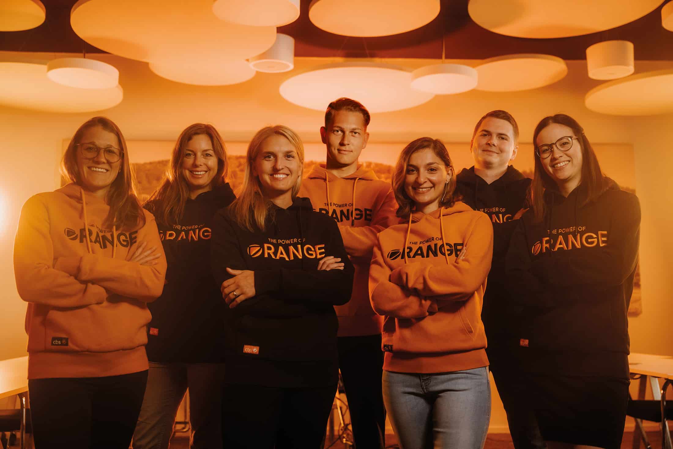 Orange Fashion Team Foto